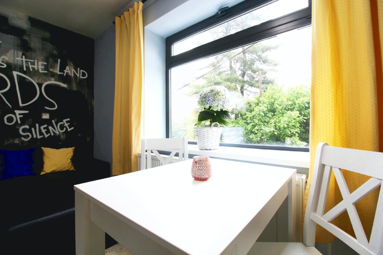 2 Bedrooms House With Enclosed Garden And Wifi At Slezska Ostrava Esterno foto