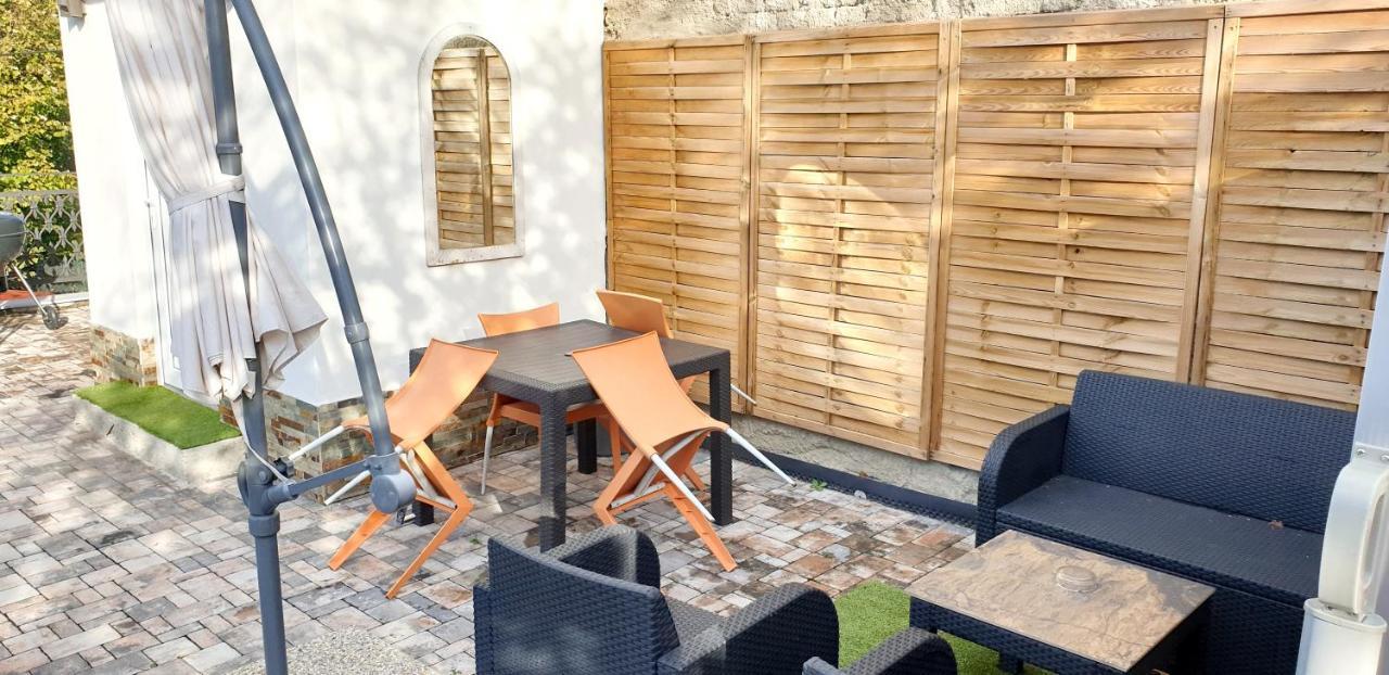 2 Bedrooms House With Enclosed Garden And Wifi At Slezska Ostrava Esterno foto