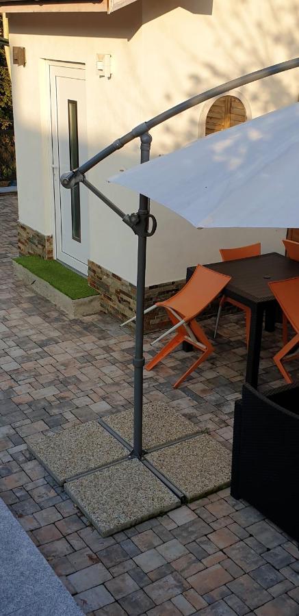 2 Bedrooms House With Enclosed Garden And Wifi At Slezska Ostrava Esterno foto
